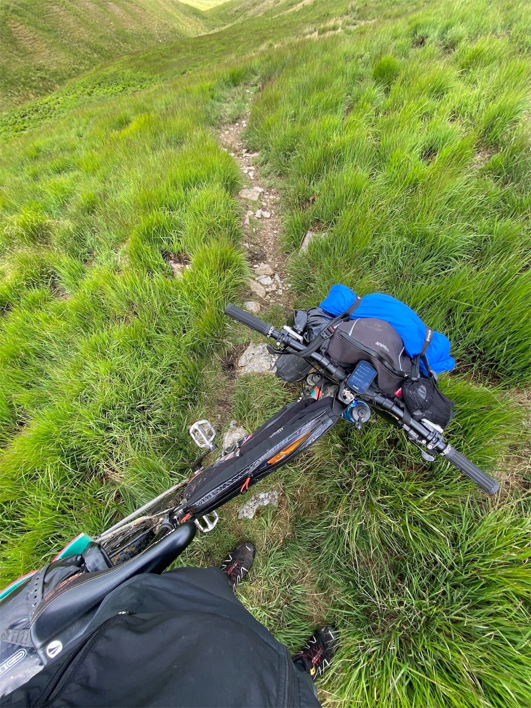 This inocuous looking section of trail resulted in me coming very close to going over the bars